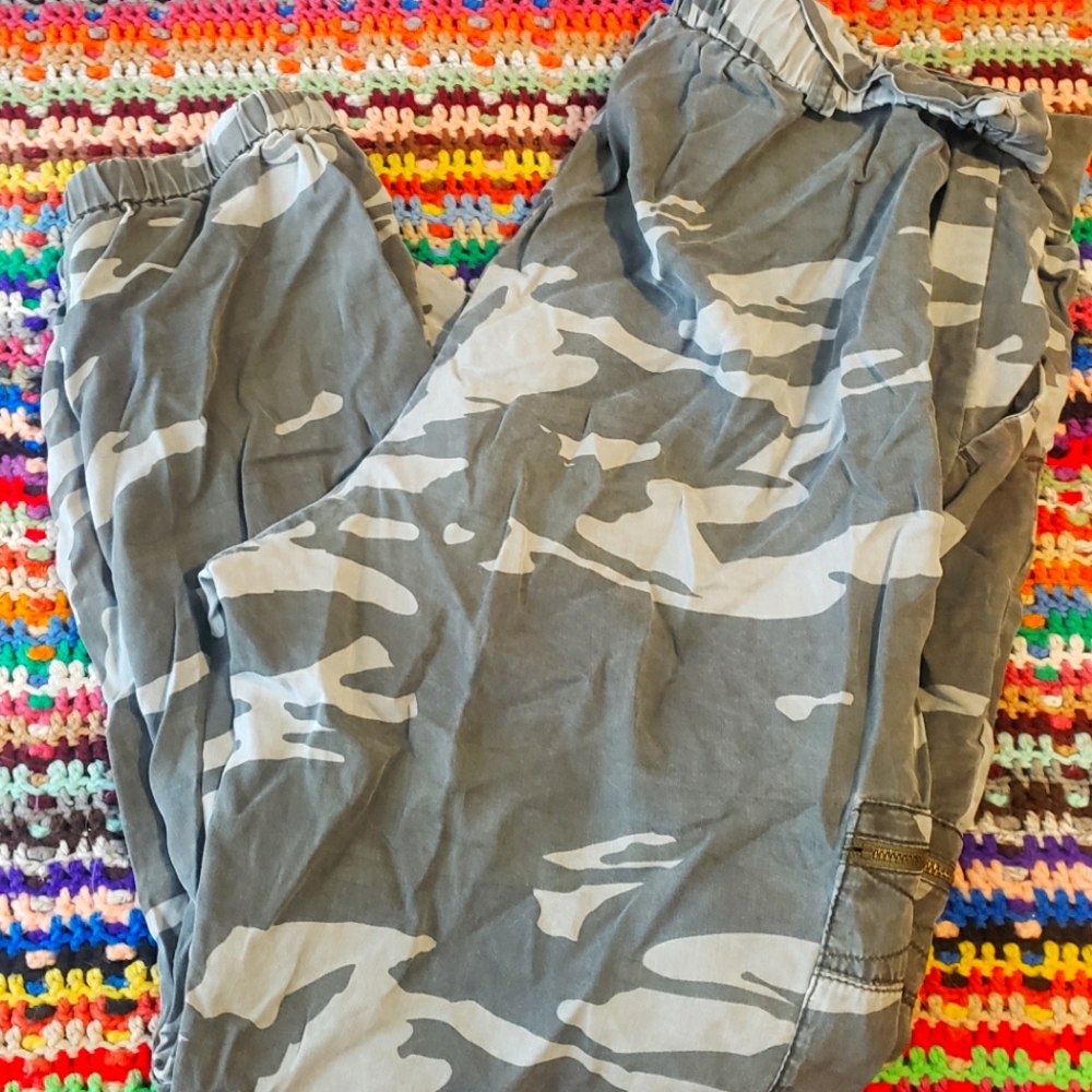 Camo Paperbag Cuffed Cargo Pants with zippers